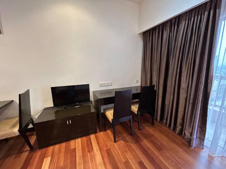 New-Sunwaylagoonfamilysuite-Highest Floor-2-4Pax-Netflix-Balcony-Superfastinternet بيتالينغ جايا المظهر الخارجي الصورة