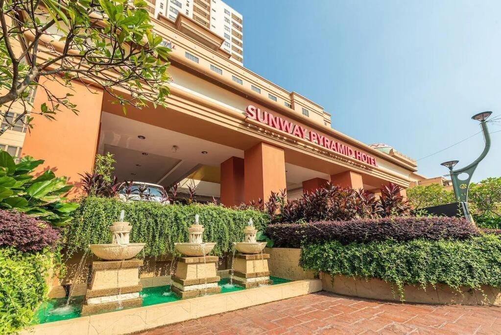 New-Sunwaylagoonfamilysuite-Highest Floor-2-4Pax-Netflix-Balcony-Superfastinternet بيتالينغ جايا المظهر الخارجي الصورة